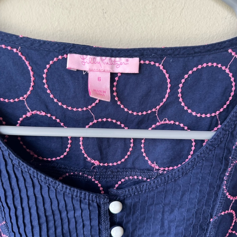 Lilly Pulitzer Navy and Pink Circle Blouse - Picture 4 of 8